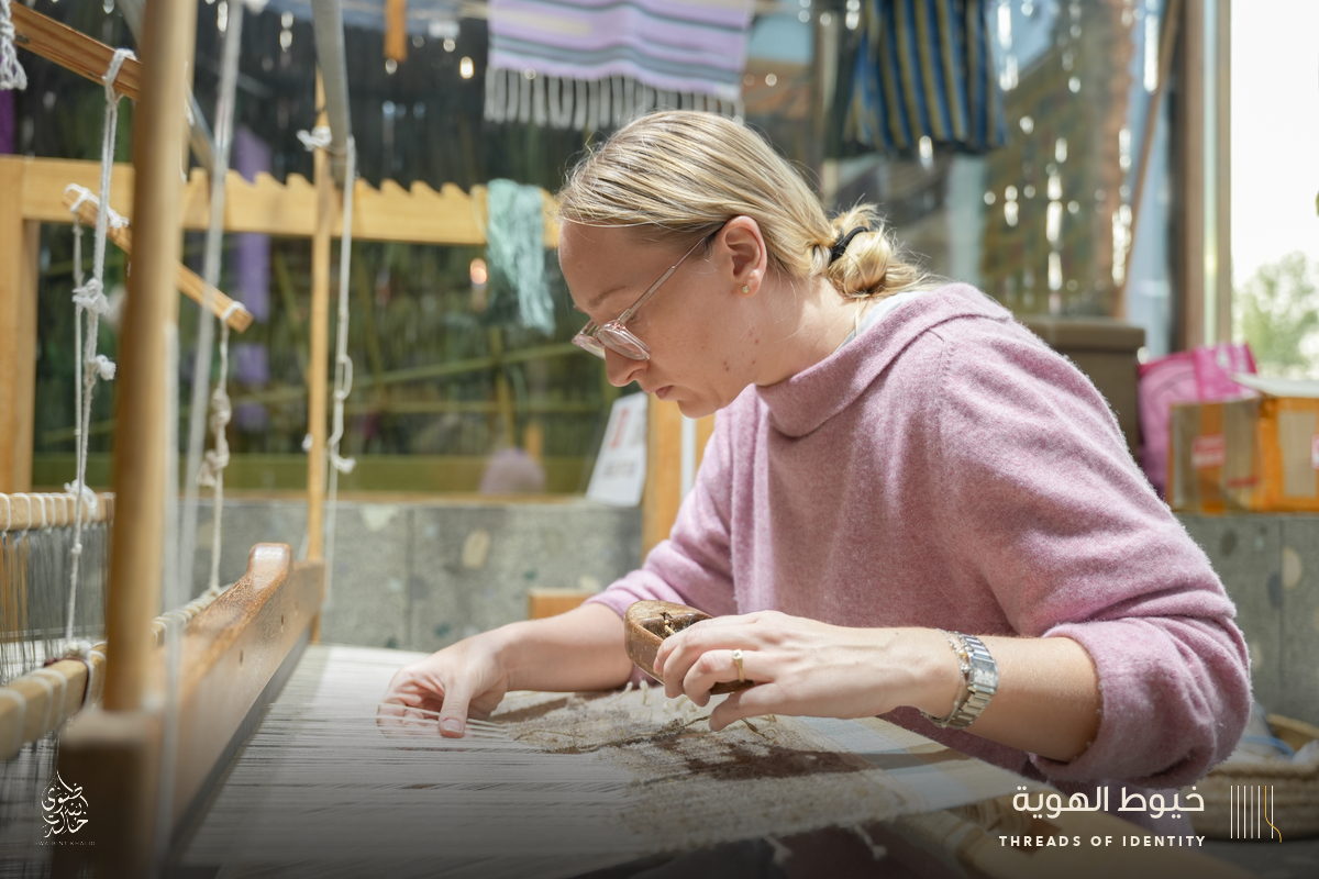 Mhairi Boyle at the looms of Bani Jamra