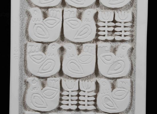 Aysha-Hafuz,-Inscription-Mural,-Stone,--45x32x3cm,-2019