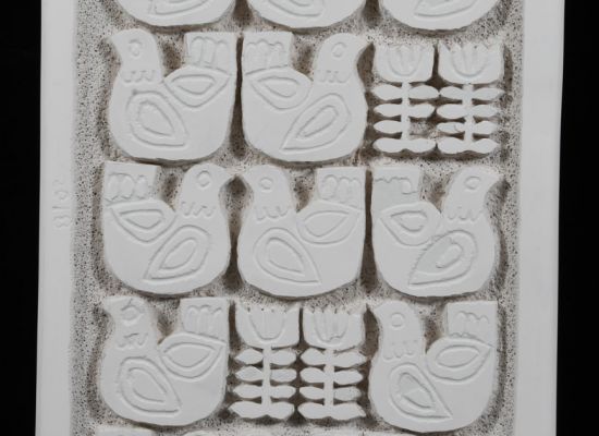 Aysha-Hafuz,-Inscription-Mural,-Stone,-45x32x3cm,-2019