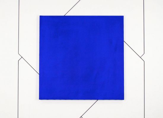 Trois carre?s donT un PivoTanT a? 45° 2015 Acrylique sur bois,  l e?lastqiue. 150 x 150 cm